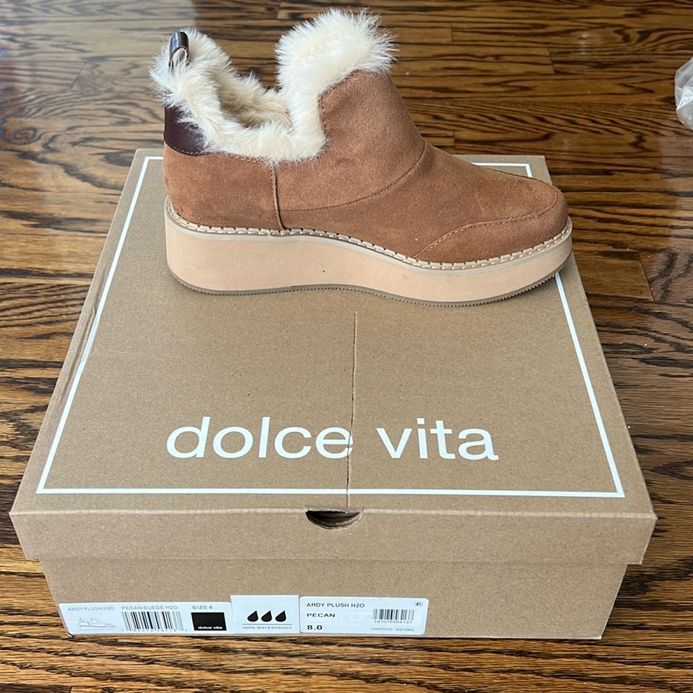 Dolce Vita Ardy Plush H2O size 8 Booties. Waterproof wedge. NWT